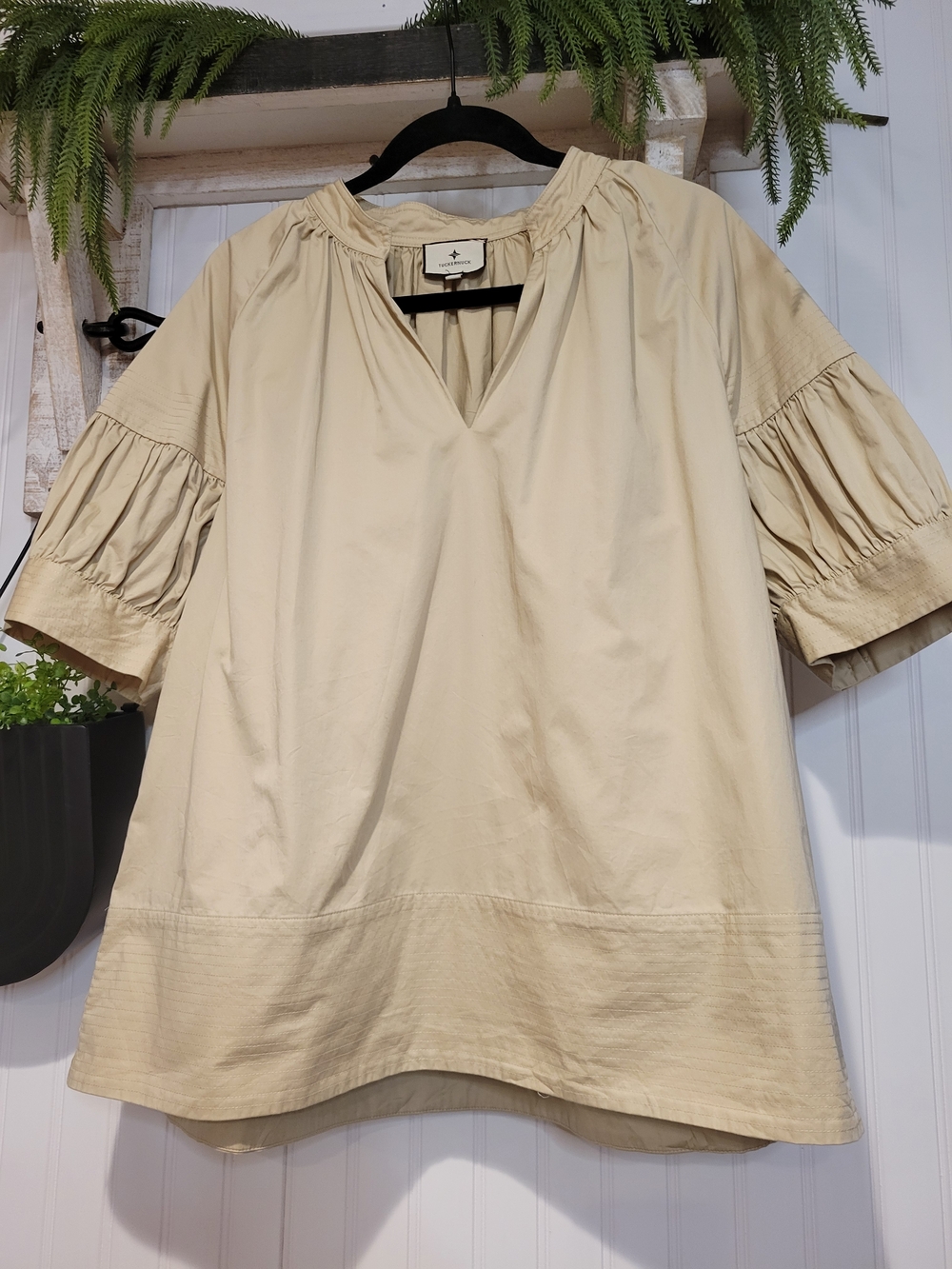 Tuckernuck Cream Split-Neck Ruffle Elbow-Sleeve Tunic